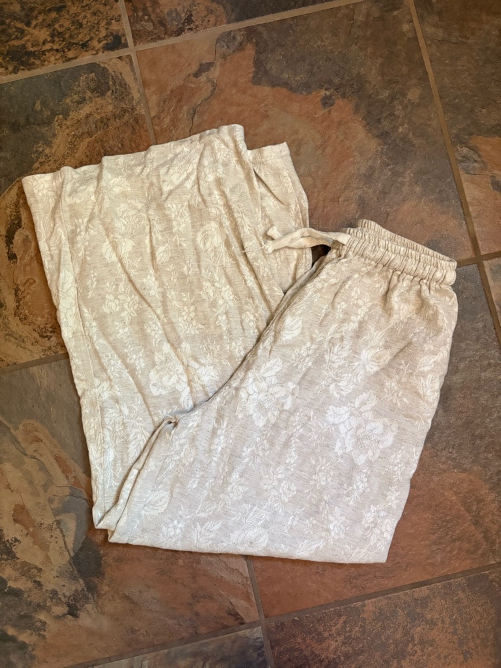 Vintage High-Waist Floral Linen-Blend Pants - Cream - Picture 3 of 5
